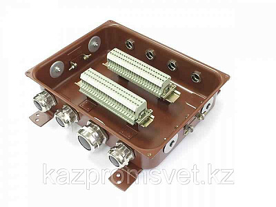 Коробка с зажимами наборными КЗНС-48 УХЛ 1,5 IP65 латунный ввод ГОФРОМАТИК