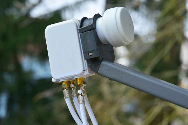 ст лсо  LNB ПЛАСТИНА (для LNB 2x36, 2x58) 2293000111