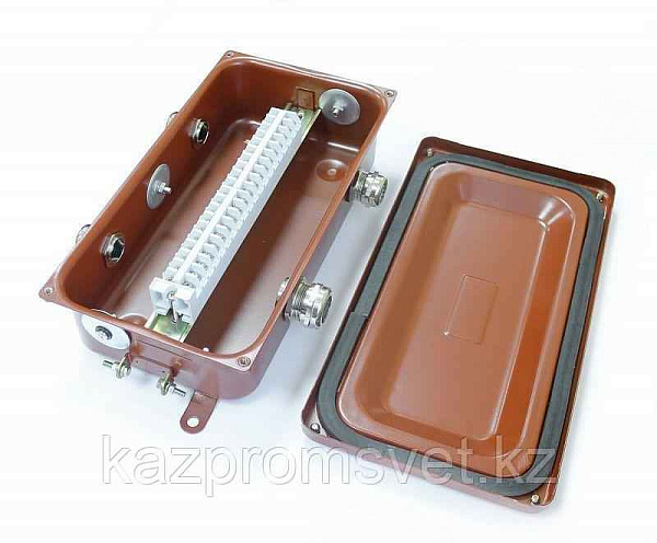 Коробка с зажимами наборными КЗНС-16 УХЛ1,5 IP65  латунный ввод ГОФРОМАТИК