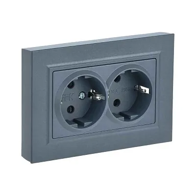 ИЭК Брайт Роз. 2-я c з/к/ш с кр. 16А IP44 РСбш12-3-44-БрЧ черн. в сборе IEK