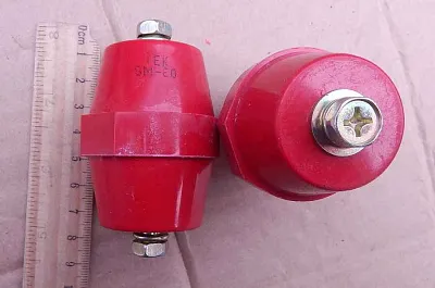 Изолятор шинный СМ60 (А) силовой с болтом H60xD46xM8мм (ИЭК)